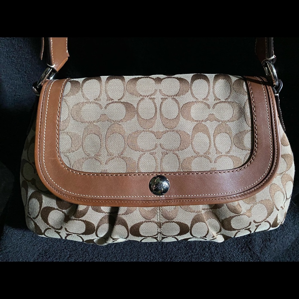 SIGNATURE COACH PURSE